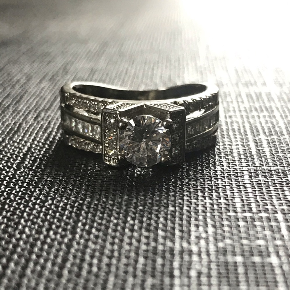 ❤️SALE❤️NEW 925S engagement style ring- 6